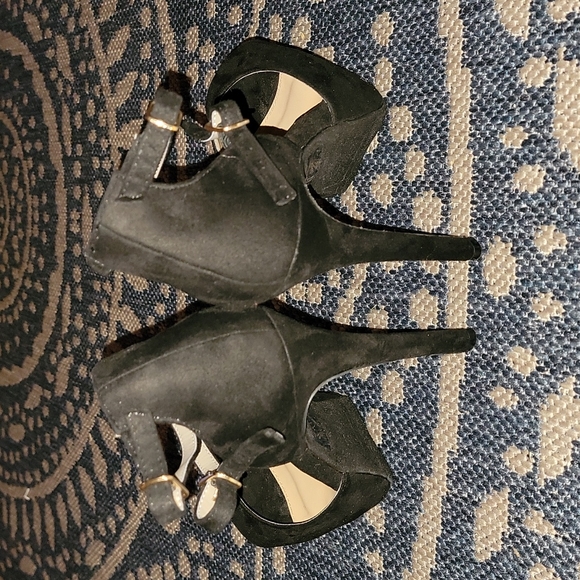 SEXY SKY HIGH SANDALS - Picture 3 of 6